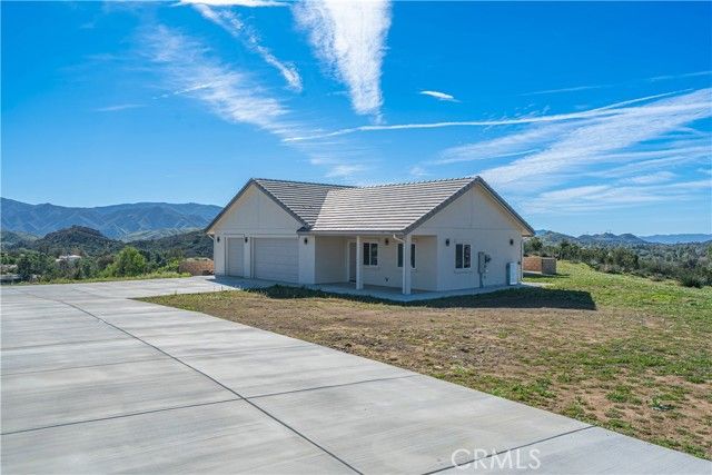 10540 Darling Road, Agua Dulce, CA 91390