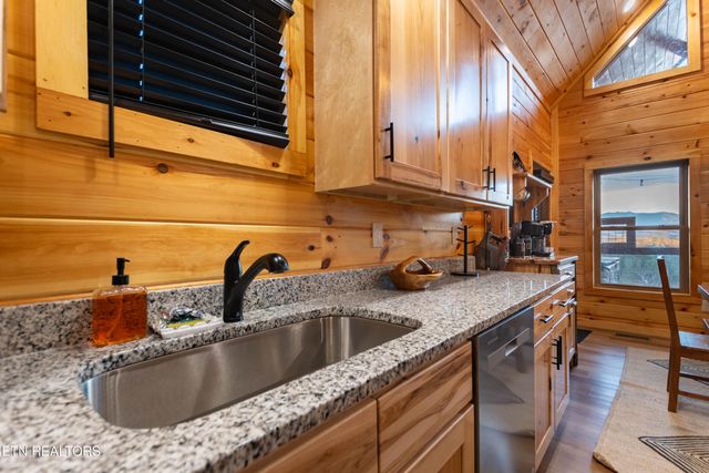 2138 Rising Fawn Way, Sevierville, TN 37876