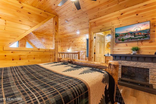 2138 Rising Fawn Way, Sevierville, TN 37876