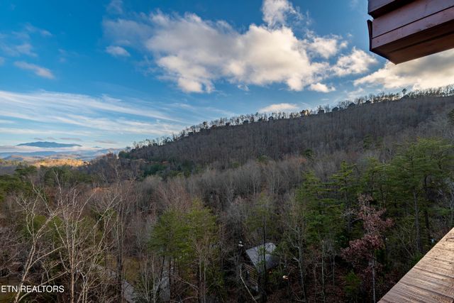 2138 Rising Fawn Way, Sevierville, TN 37876