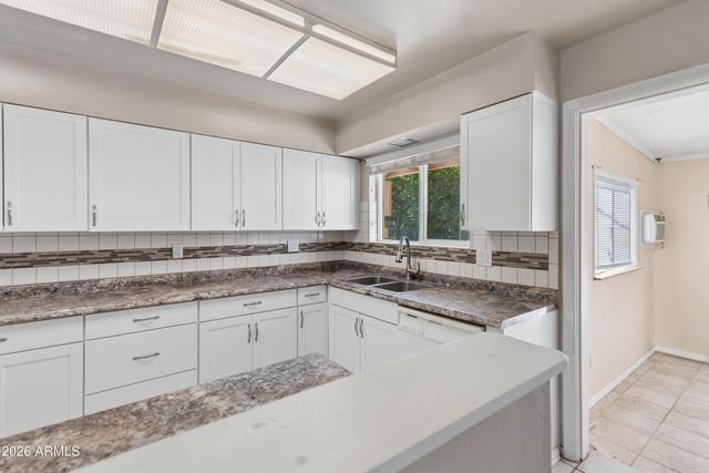 10229 W PINEHURST Drive, Sun City, AZ 85351