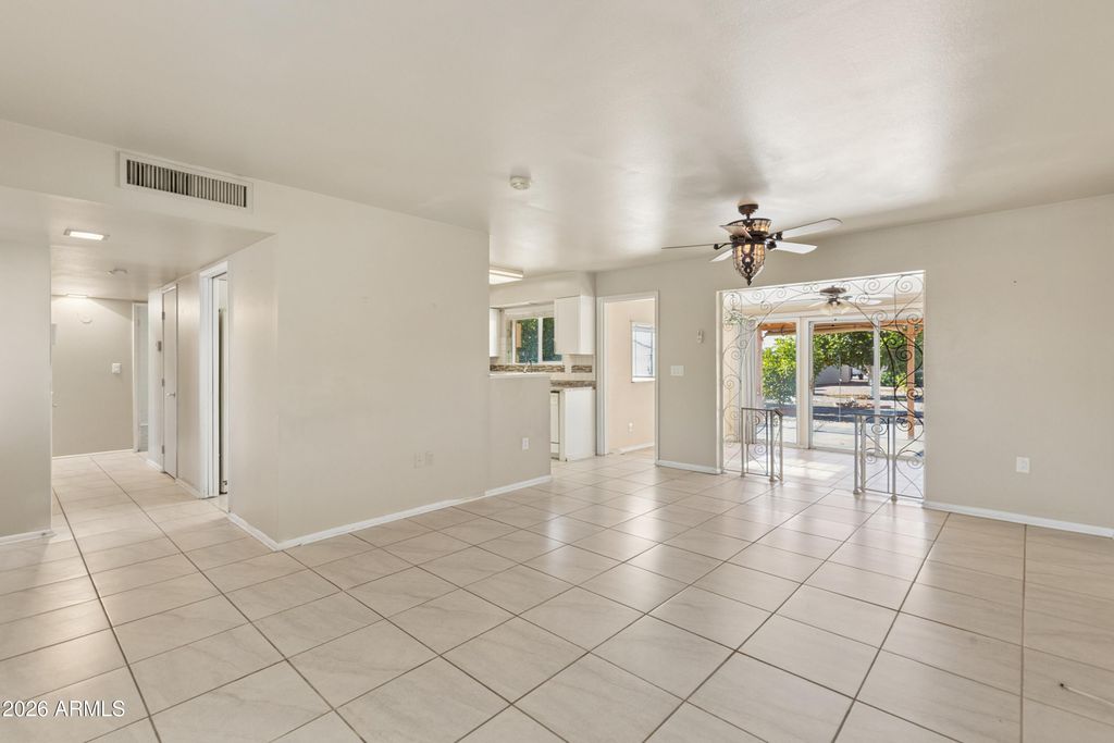 10229 W PINEHURST Drive, Sun City, AZ 85351 — photo 2