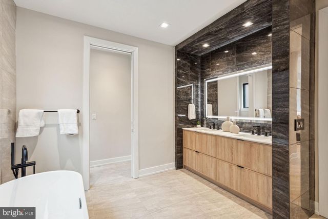 338 S HICKS ST, Philadelphia, PA 19102