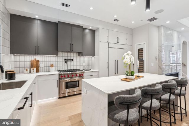 338 S HICKS ST, Philadelphia, PA 19102