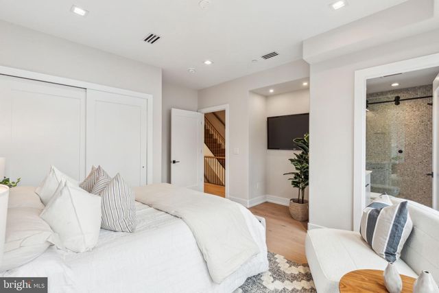 338 S HICKS ST, Philadelphia, PA 19102