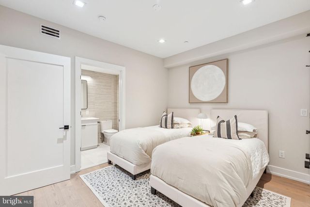 338 S HICKS ST, Philadelphia, PA 19102