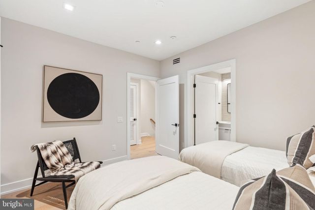 338 S HICKS ST, Philadelphia, PA 19102