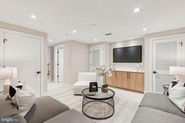 338 S HICKS ST, Philadelphia, PA 19102