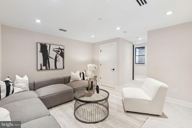 338 S HICKS ST, Philadelphia, PA 19102