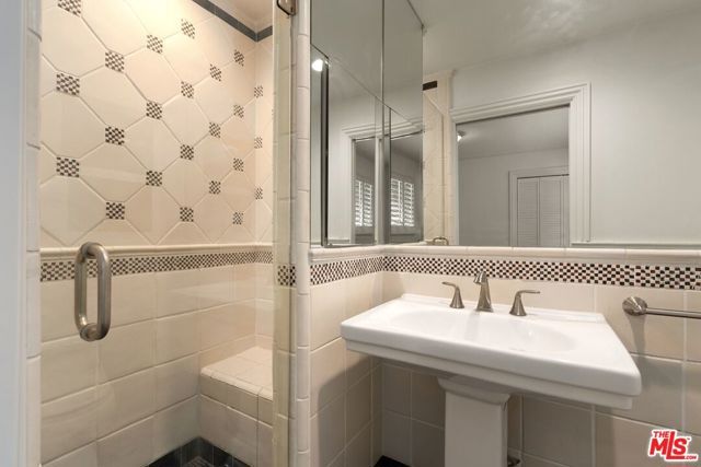 519 N Rexford Drive, Beverly Hills, CA 90210