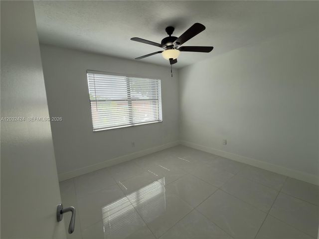 2500 W 67th Pl 21-26, Hialeah, FL 33016