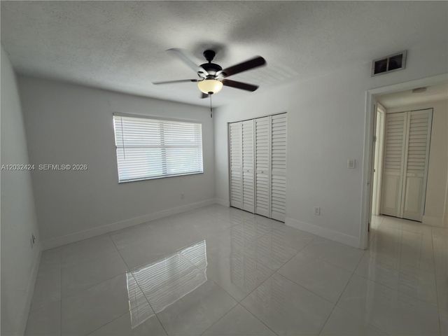 2500 W 67th Pl 21-26, Hialeah, FL 33016