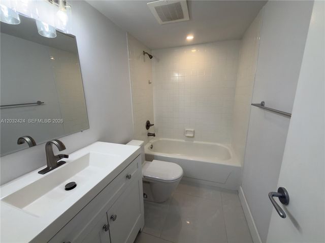 2500 W 67th Pl 21-26, Hialeah, FL 33016