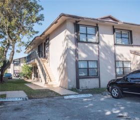 2500 W 67th Pl 21-26, Hialeah, FL 33016