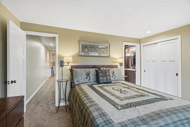 22813 E CLEARWATER Ln, Liberty Lake, WA 99019