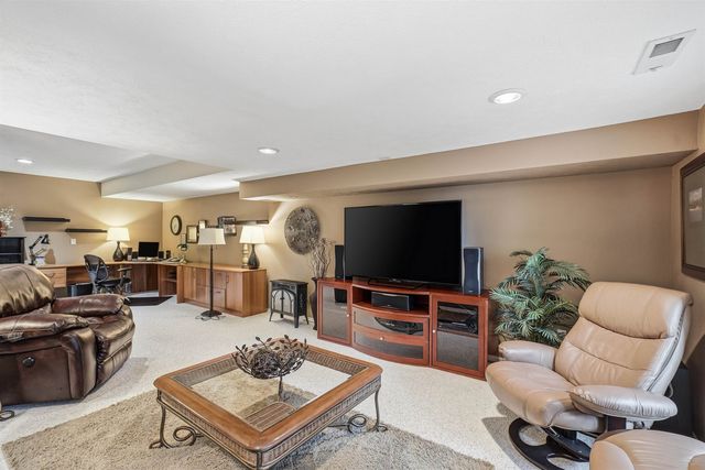 22813 E CLEARWATER Ln, Liberty Lake, WA 99019