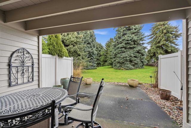 22813 E CLEARWATER Ln, Liberty Lake, WA 99019