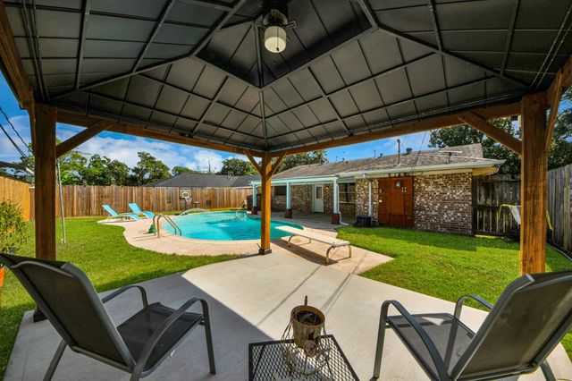 4210 Justin Lane, Deer Park, TX 77536