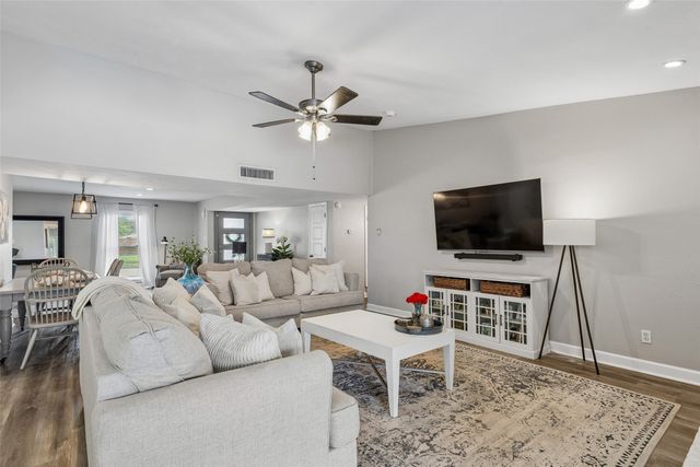 8533 Van Pelt Drive, Dallas, TX 75228