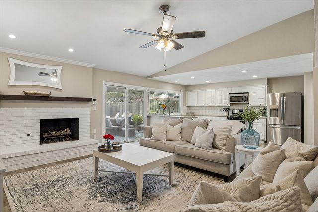 8533 Van Pelt Drive, Dallas, TX 75228