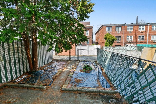 7947 68th Road, Middle Village, NY 11379