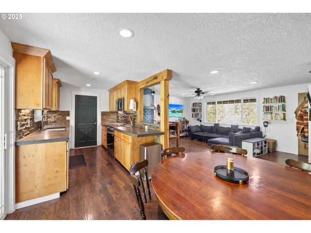 20705 Ne ALLWORTH Rd, Battle Ground, WA 98604