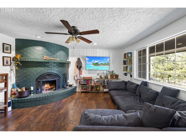 20705 Ne ALLWORTH Rd, Battle Ground, WA 98604