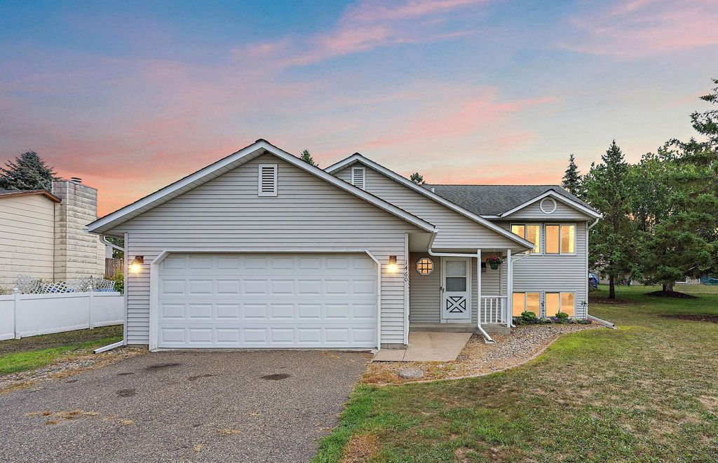 1460 Laurel Avenue, Saint Paul Park, MN 55071 — exterior