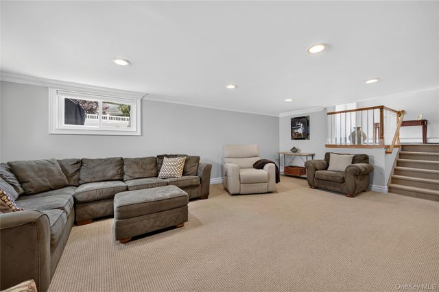 10 Fair Lane, Jericho, NY 11753