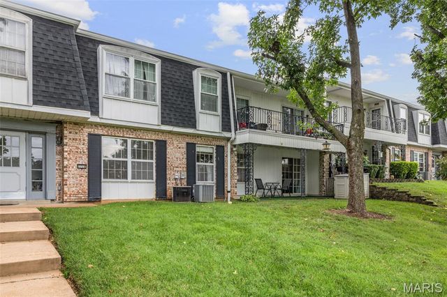 1716 Mayenne Court B, St Louis, MO 63125
