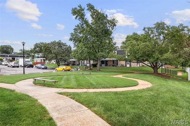 1716 Mayenne Court B, St Louis, MO 63125