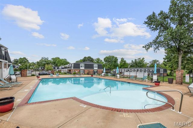 1716 Mayenne Court B, St Louis, MO 63125