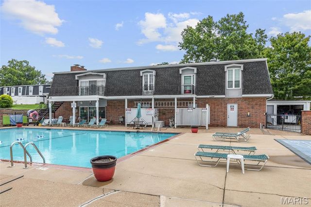 1716 Mayenne Court B, St Louis, MO 63125
