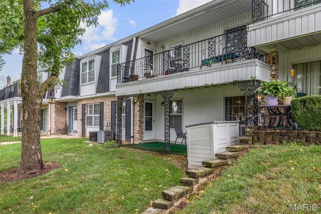 1716 Mayenne Court B, St Louis, MO 63125