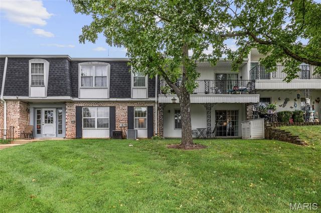 1716 Mayenne Court B, St Louis, MO 63125