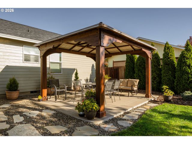 1204 E SECOND Ave, Sutherlin, OR 97479