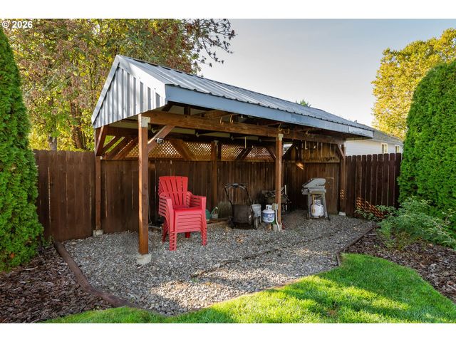 1204 E SECOND Ave, Sutherlin, OR 97479