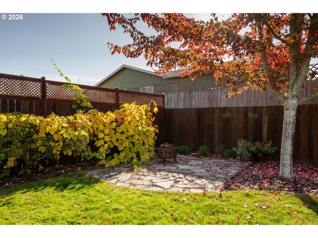 1204 E SECOND Ave, Sutherlin, OR 97479