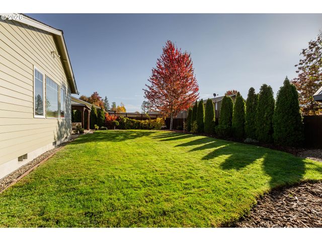 1204 E SECOND Ave, Sutherlin, OR 97479