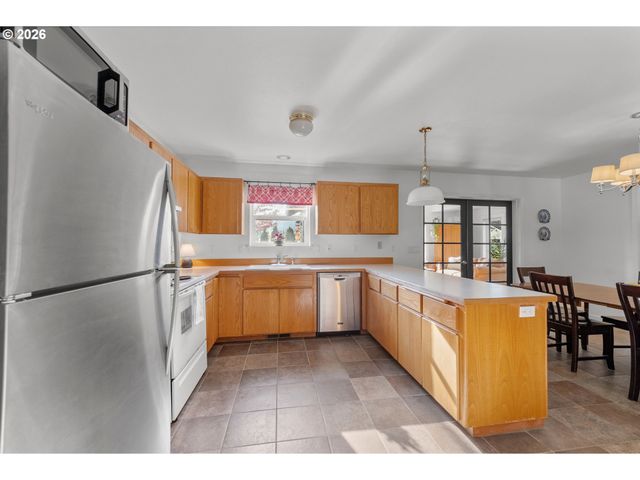 1204 E SECOND Ave, Sutherlin, OR 97479