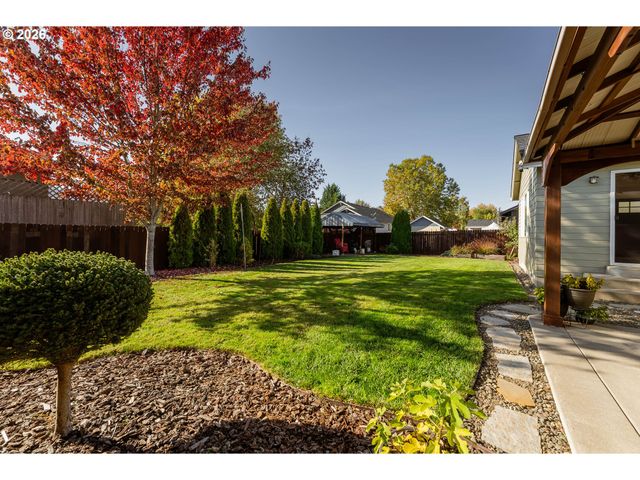 1204 E SECOND Ave, Sutherlin, OR 97479