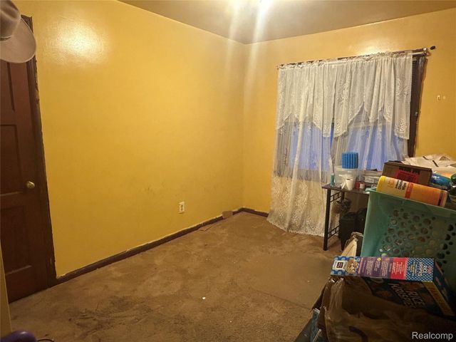 18415 Edinborough Road, Detroit, MI 48219