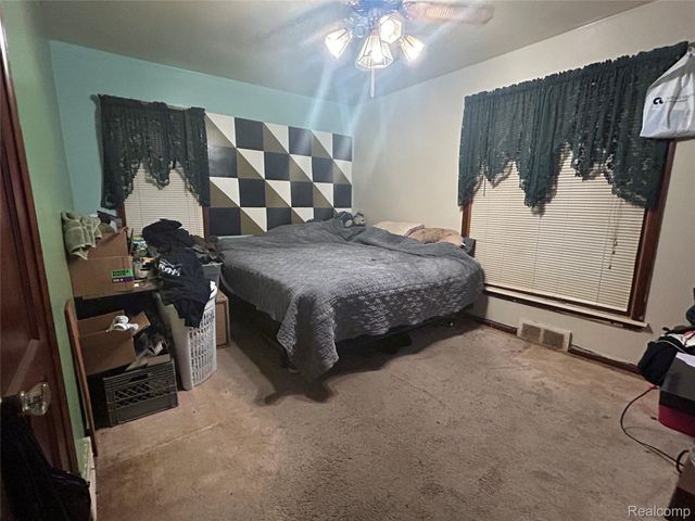18415 Edinborough Road, Detroit, MI 48219