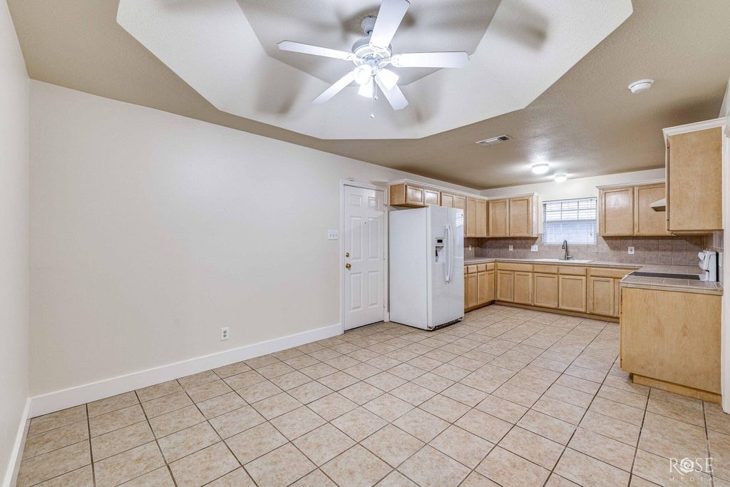Image 12 of property listing at 5921 Stratford Avenue, San Angelo, TX 76901