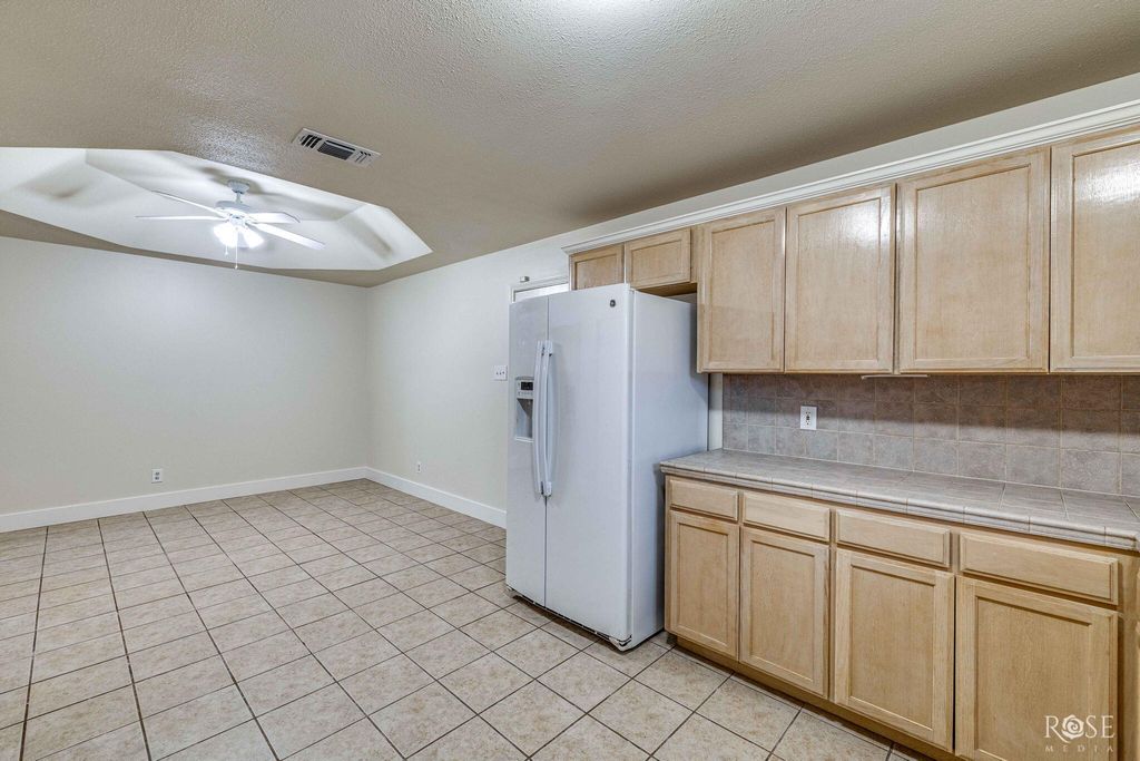 Image 13 of property listing at 5921 Stratford Avenue, San Angelo, TX 76901