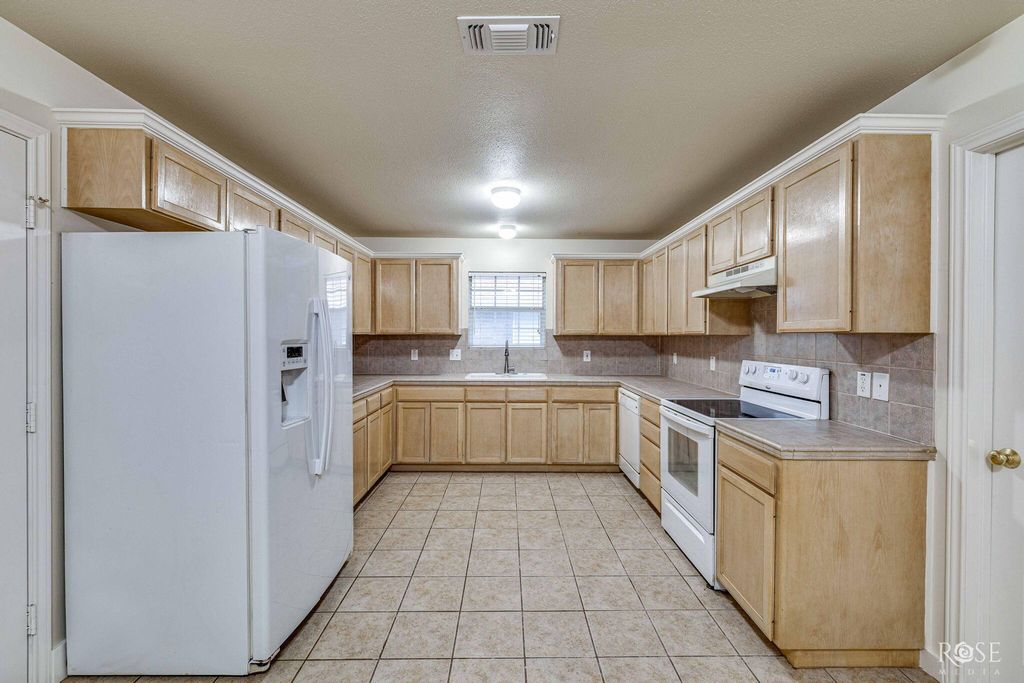 Image 15 of property listing at 5921 Stratford Avenue, San Angelo, TX 76901