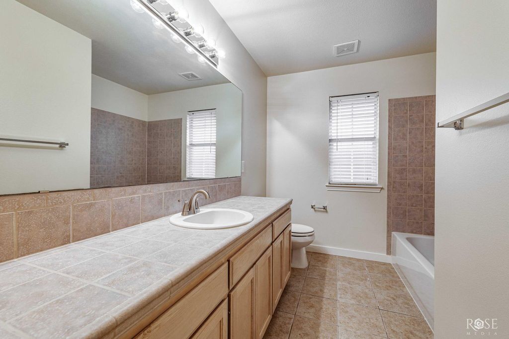 Image 25 of property listing at 5921 Stratford Avenue, San Angelo, TX 76901