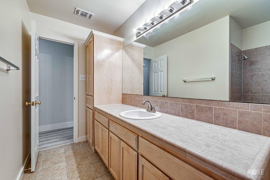 Image 26 of property listing at 5921 Stratford Avenue, San Angelo, TX 76901