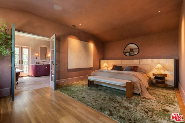 3842 Carnavon Way, Los Angeles, CA 90027