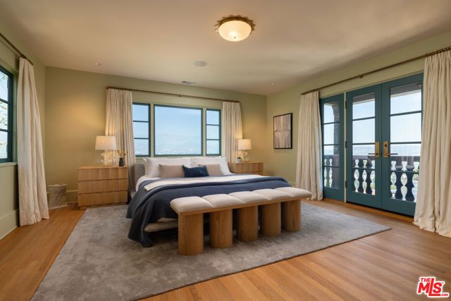 3842 Carnavon Way, Los Angeles, CA 90027